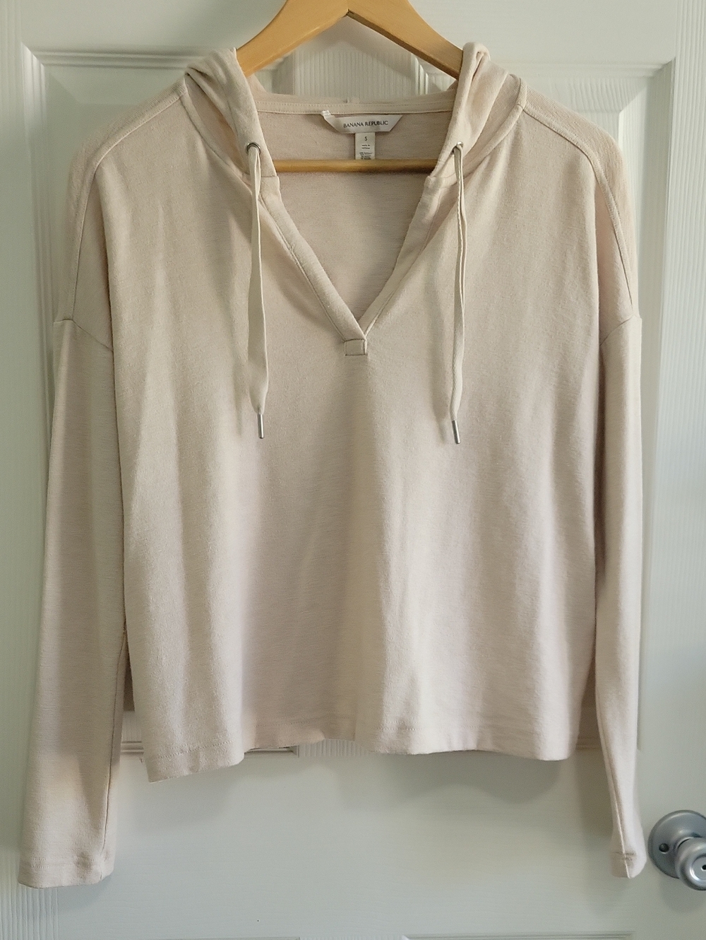 Banana Republic V‑Neck Sweater Hoodie S Like New Light Cream Super Soft Pullover